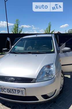 Хэтчбек Ford Fiesta 2003 в Жовкве