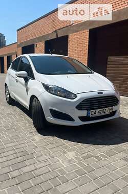 Хетчбек Ford Fiesta 2014 в Черкасах