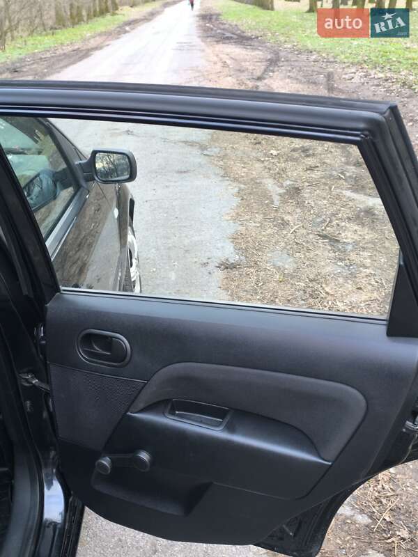Хетчбек Ford Fiesta 2005 в Яготині