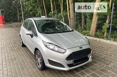 Хэтчбек Ford Fiesta 2015 в Львове