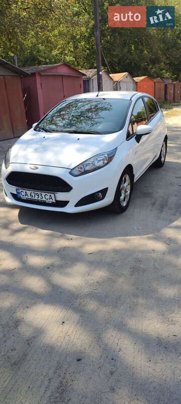 Хетчбек Ford Fiesta 2016 в Черкасах