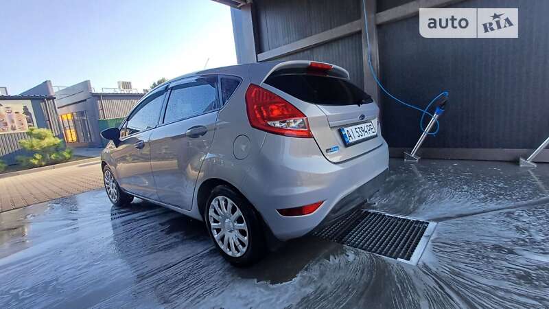 Хетчбек Ford Fiesta 2011 в Києві
