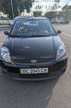 Хэтчбек Ford Fiesta 2008 в Львове