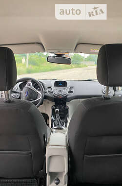 Хэтчбек Ford Fiesta 2013 в 