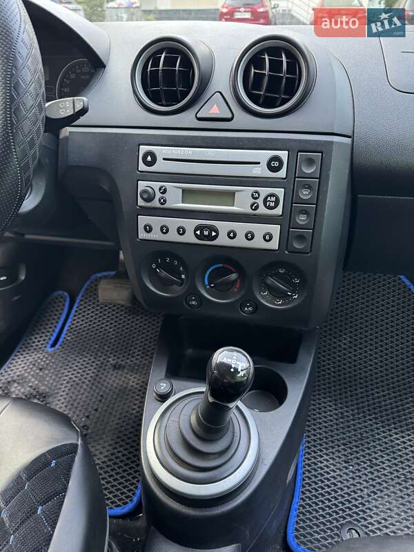 Хетчбек Ford Fiesta 2003 в Одесі фото 8 Хетчбек Ford Fiesta 2003 в Одесі