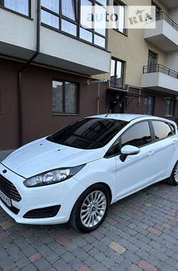 Хэтчбек Ford Fiesta 2014 в Ивано-Франковске