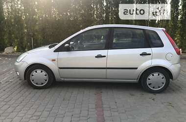 Хэтчбек Ford Fiesta 2003 в 