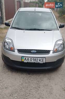Хэтчбек Ford Fiesta 2007 в Киеве