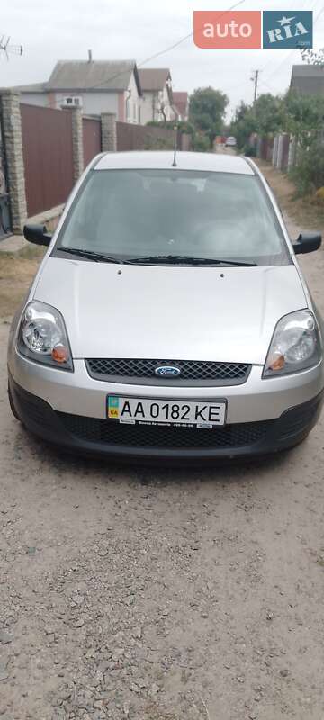 Хэтчбек Ford Fiesta 2007 в Киеве