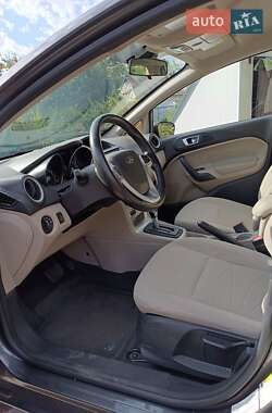 Седан Ford Fiesta 2015 в 