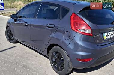 Хэтчбек Ford Fiesta 2012 в 