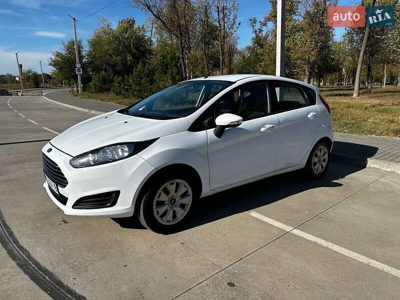 Хэтчбек Ford Fiesta 2016 в Синельниково фото 2 Хэтчбек Ford Fiesta 2016 в Синельниково