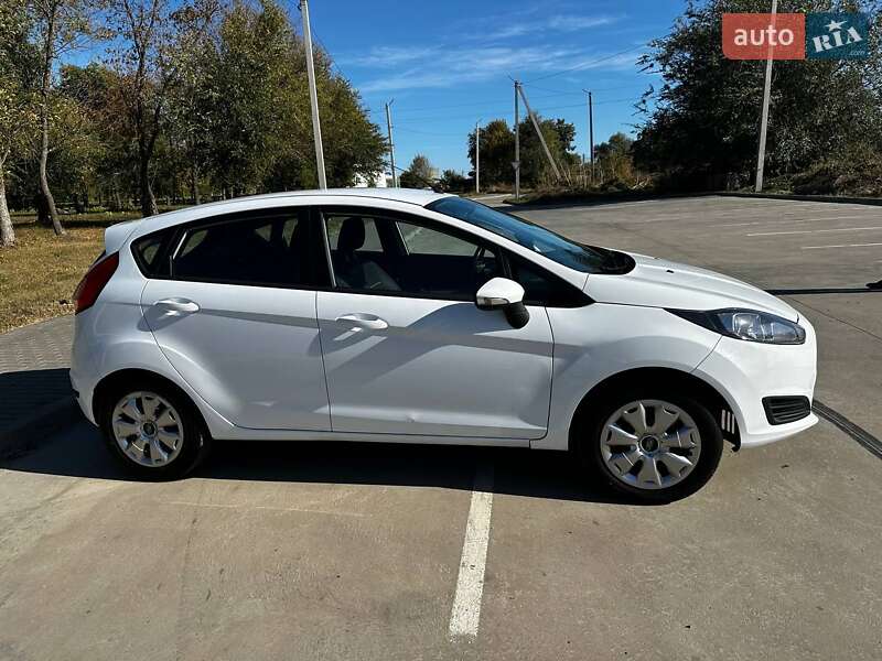 Хэтчбек Ford Fiesta 2016 в Синельниково фото 5 Хэтчбек Ford Fiesta 2016 в Синельниково