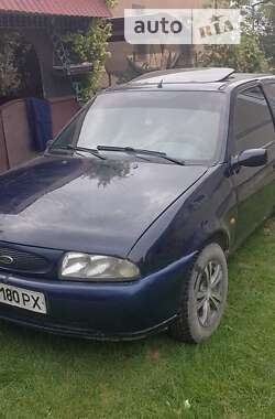 Хэтчбек Ford Fiesta 1995 в Комарному