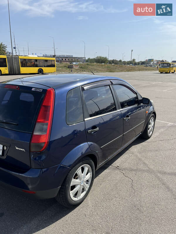 Хэтчбек Ford Fiesta 2005 в Киеве