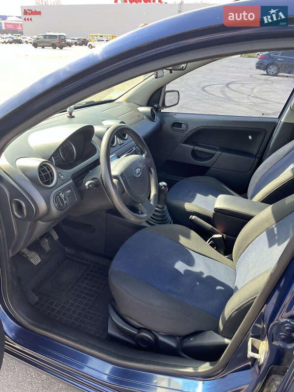 Хэтчбек Ford Fiesta 2005 в Киеве