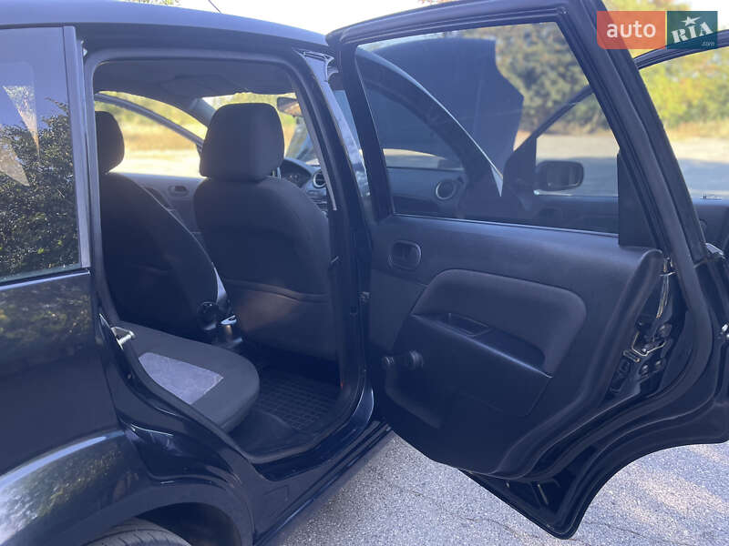 Хэтчбек Ford Fiesta 2007 в Лубнах