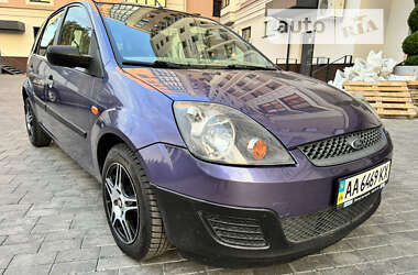 Хэтчбек Ford Fiesta 2006 в Ровно