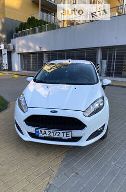 Хетчбек Ford Fiesta 2016 в Києві