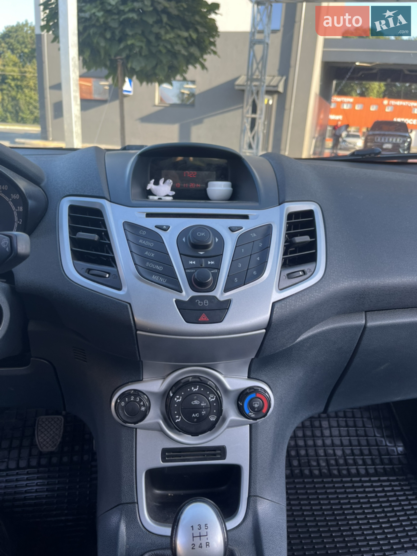 2012 Ford Fiesta - мініатюра 9