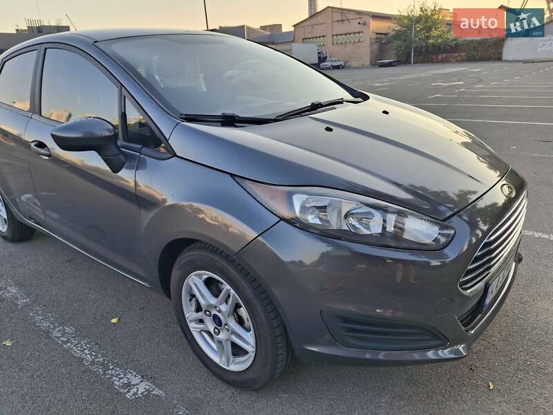 Седан Ford Fiesta 2018 в Киеве