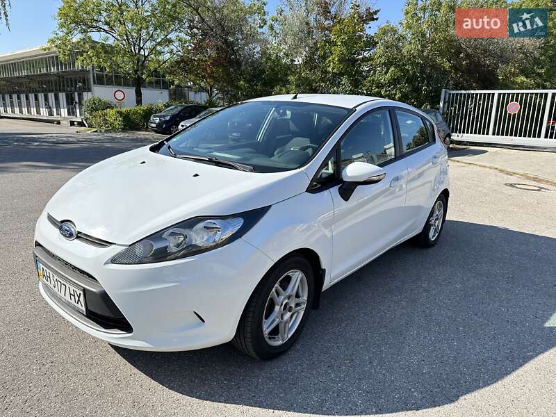 Хэтчбек Ford Fiesta 2012 в Киеве