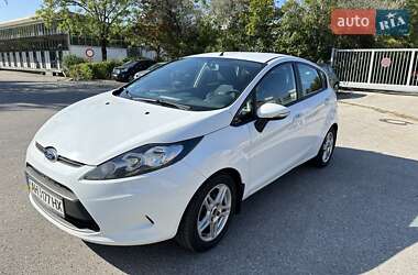 Хэтчбек Ford Fiesta 2012 в 
