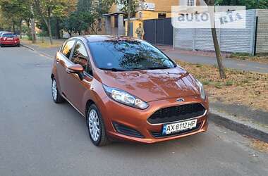 Хетчбек Ford Fiesta 2016 в Києві