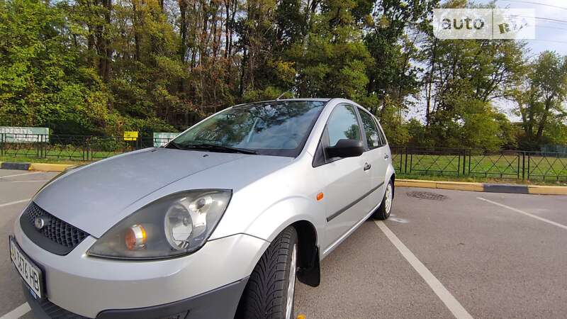 Хэтчбек Ford Fiesta 2007 в Киеве