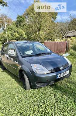 Хэтчбек Ford Fiesta 2003 в Черновцах