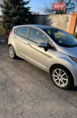 Хэтчбек Ford Fiesta 2019 в 