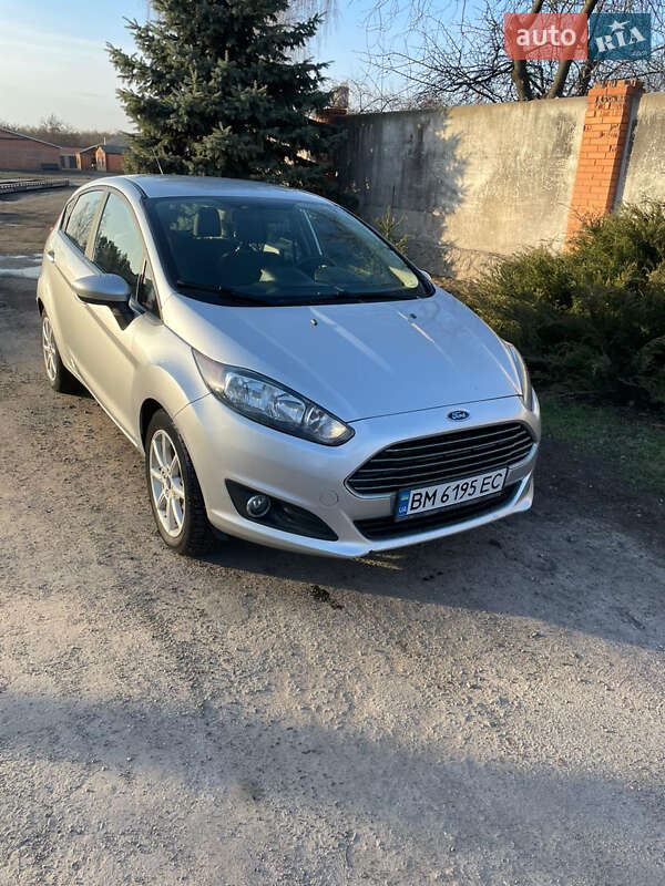 Хэтчбек Ford Fiesta 2019 в 
