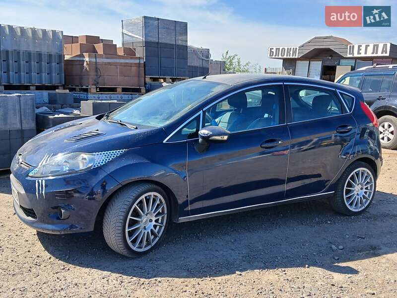 Седан Ford Fiesta 2009 в Львові