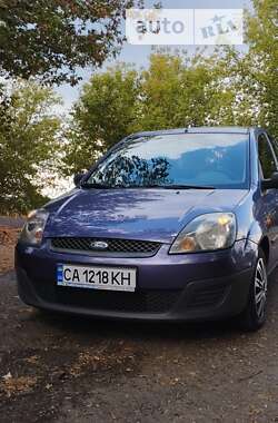 Седан Ford Fiesta 2008 в Черкасах