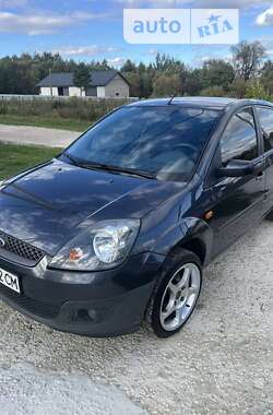 Хэтчбек Ford Fiesta 2008 в Львове