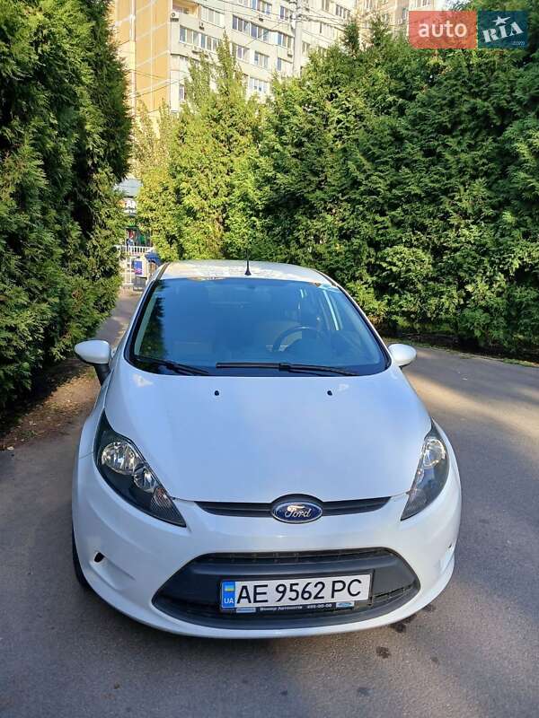 Хэтчбек Ford Fiesta 2012 в Днепре