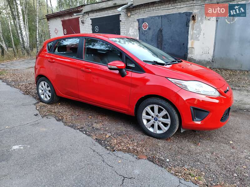 Хетчбек Ford Fiesta 2013 в Чернігові