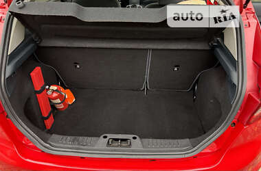 Хэтчбек Ford Fiesta 2011 в 