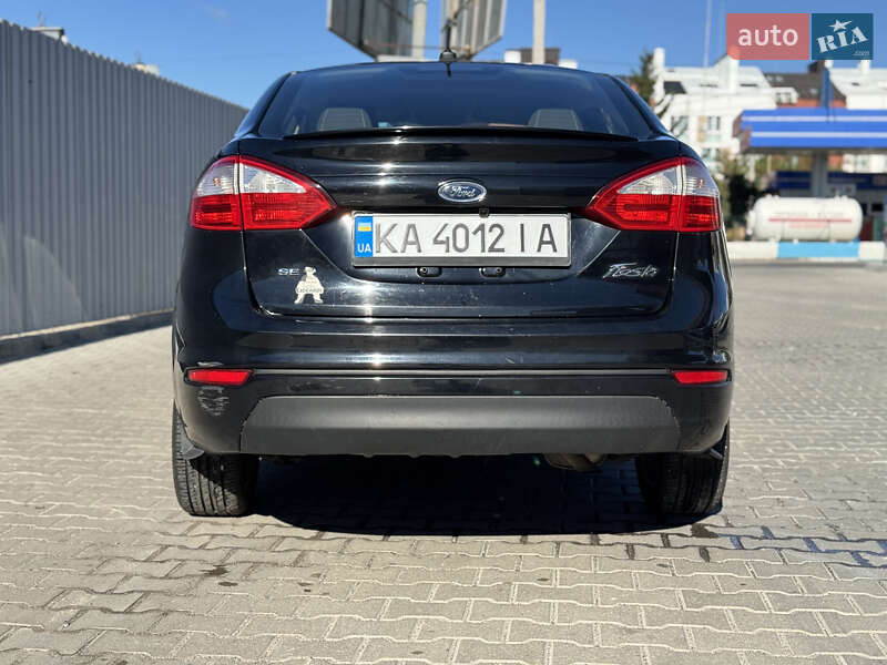 Седан Ford Fiesta 2016 в Киеве