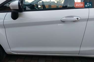 Седан Ford Fiesta 2015 в 