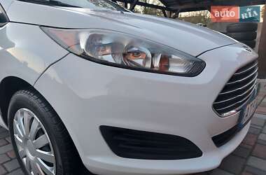 Седан Ford Fiesta 2015 в 