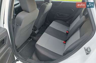 Седан Ford Fiesta 2015 в 