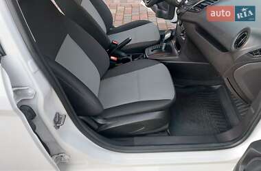 Седан Ford Fiesta 2015 в 