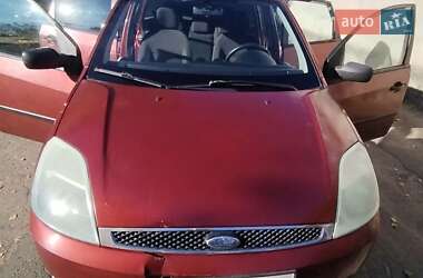 Хэтчбек Ford Fiesta 2002 в 