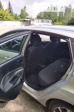 Хэтчбек Ford Fiesta 2010 в 