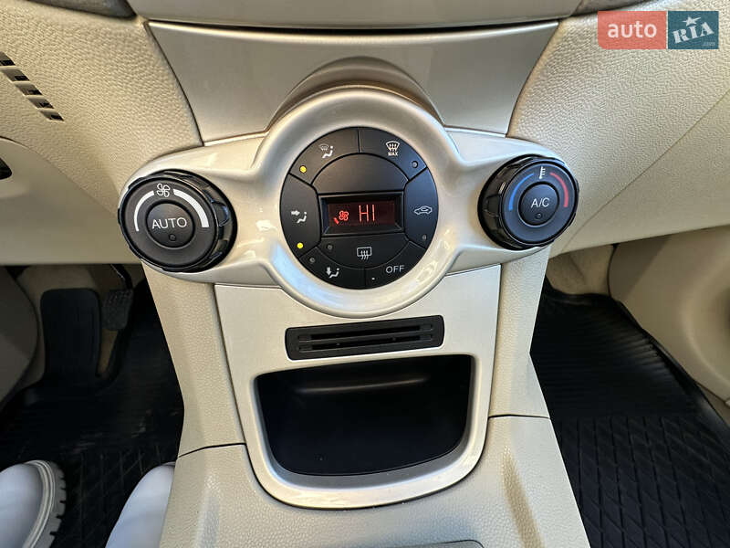 Хэтчбек Ford Fiesta 2009 в Луцке