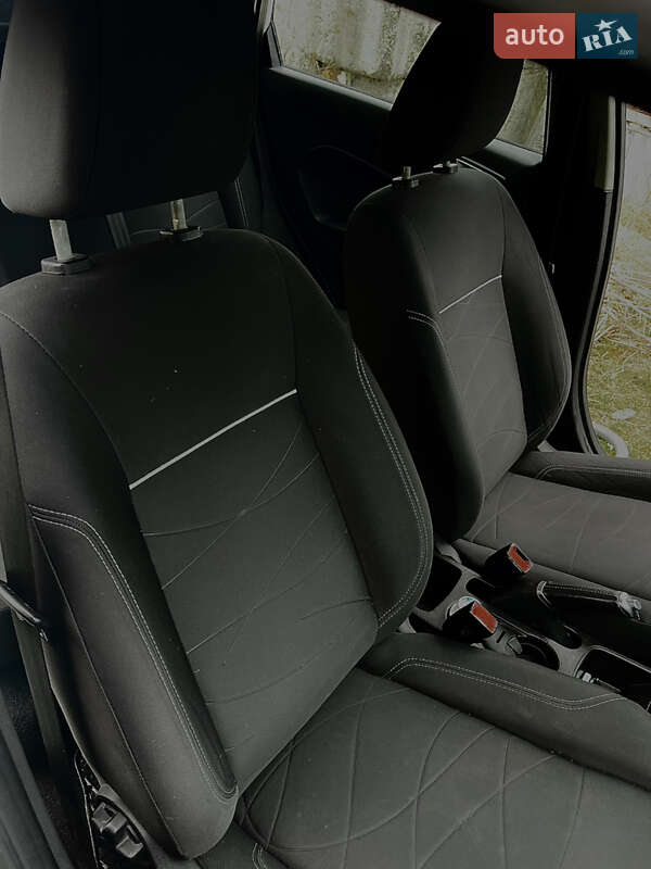 Хэтчбек Ford Fiesta 2016 в Киеве фото 10 Хэтчбек Ford Fiesta 2016 в Киеве