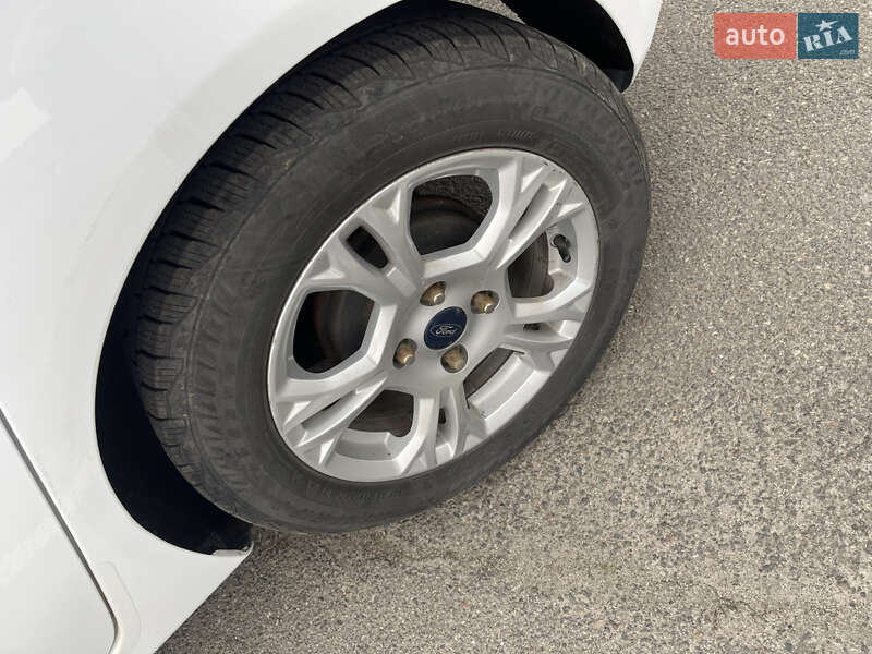 Хэтчбек Ford Fiesta 2016 в Киеве фото 7 Хэтчбек Ford Fiesta 2016 в Киеве