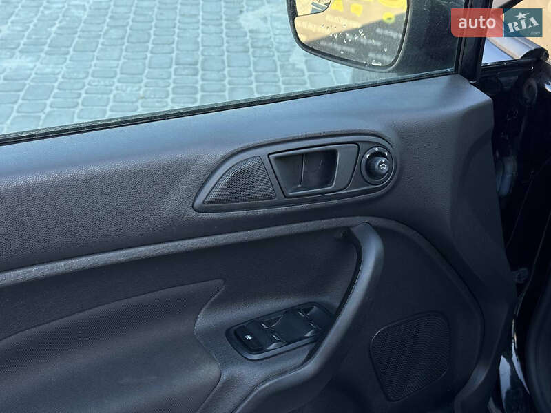 Седан Ford Fiesta 2018 в Львові