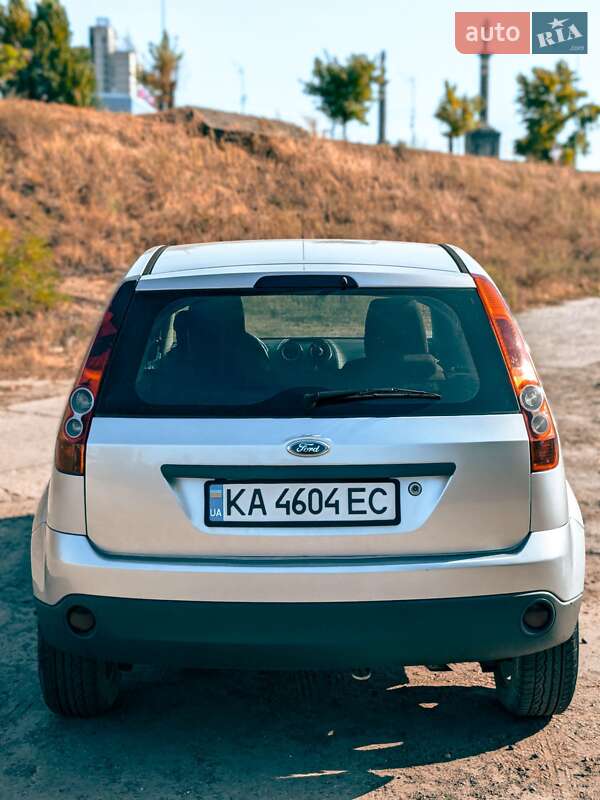 Хэтчбек Ford Fiesta 2007 в Киеве